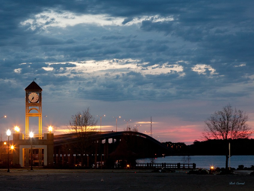 photo of Memorial Bridge and clock-tower in Palatka, Florida